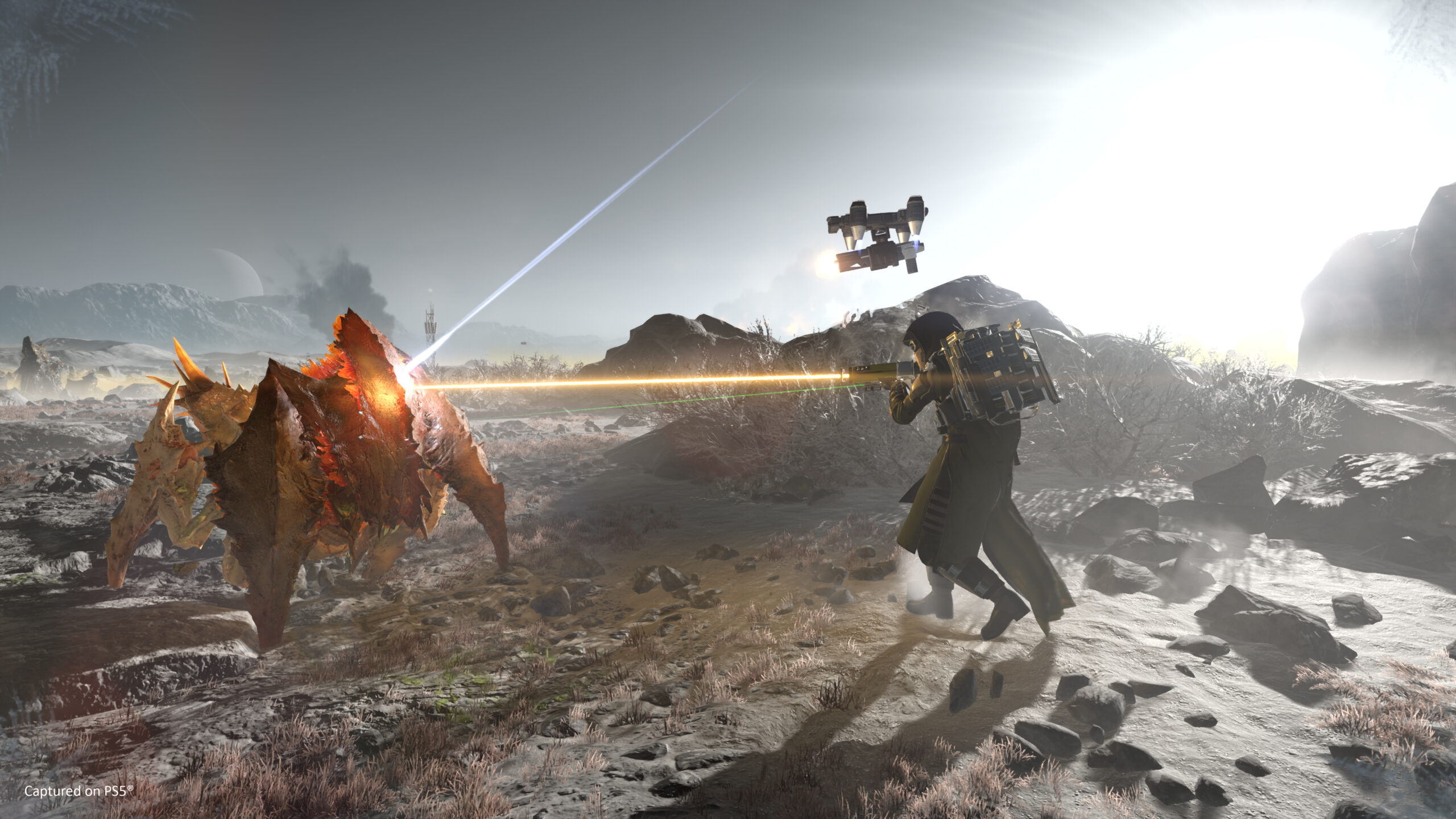 Helldiver combatte un Terminide in Helldivers 2
