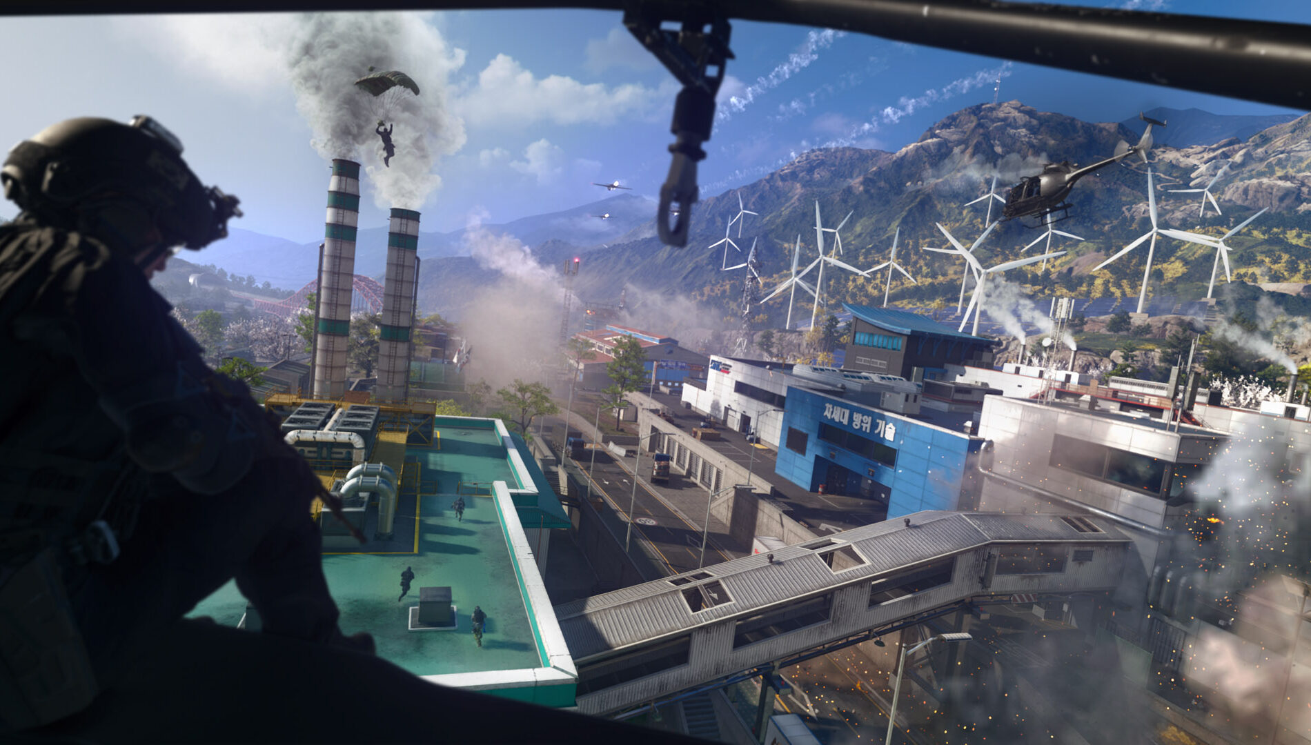 Modern Warfare 4, operatore su un tetto osserva lo scenario di combattimento