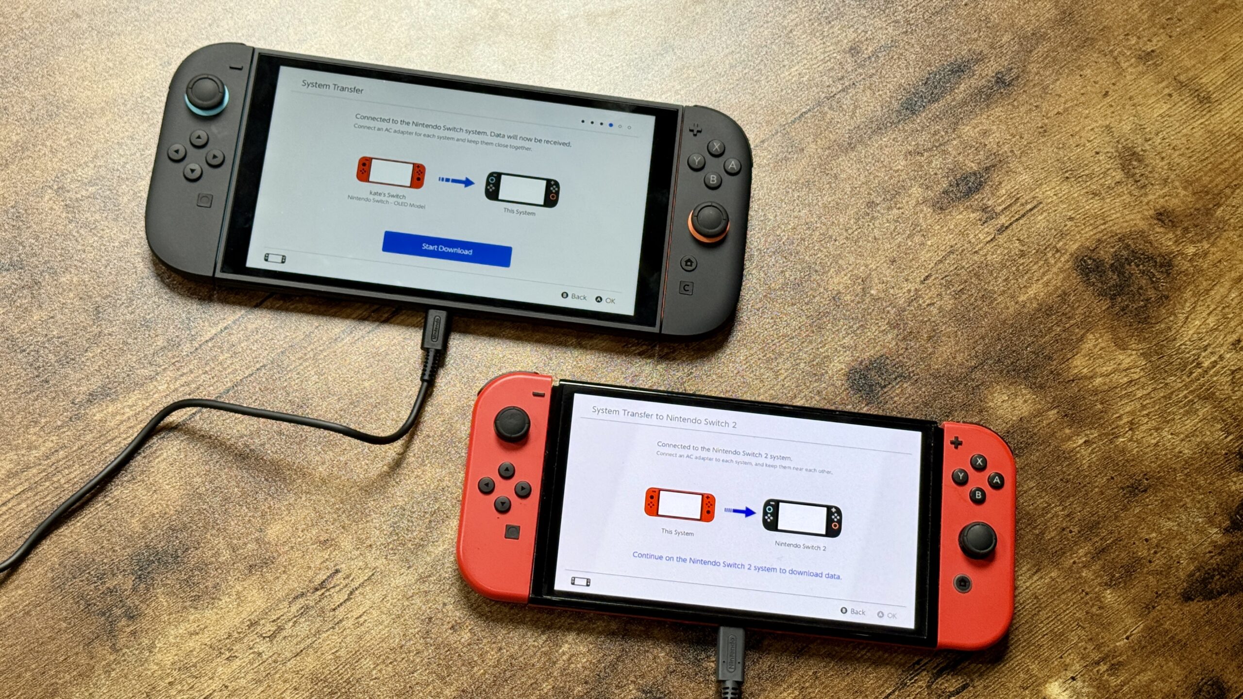 Nintendo Switch e Nintendo Switch 2 collegate durante il trasferimento del sistema